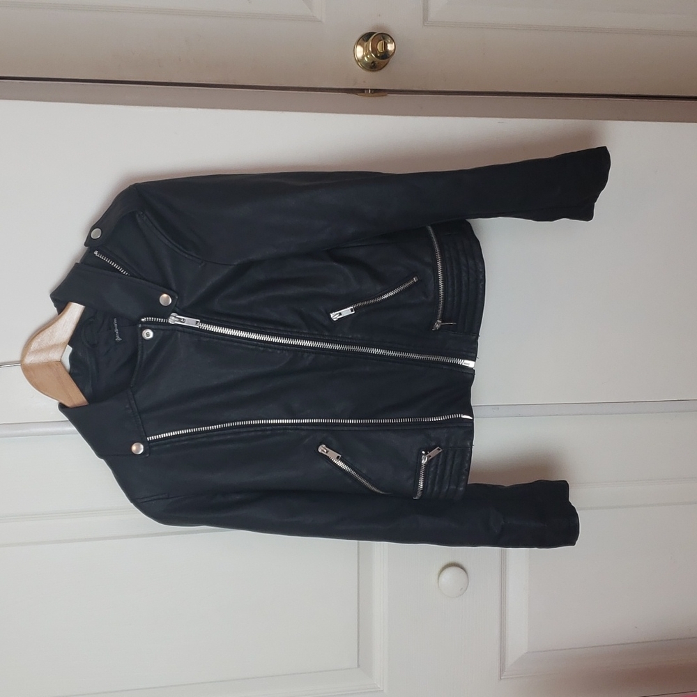 Stradivarius faux leather jacket with buttons and zippers - Picture 2 of 6
